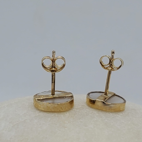 14k Yellow Gold Earring, Mother Stone, Push Back Style, for daily use, they are main image 3